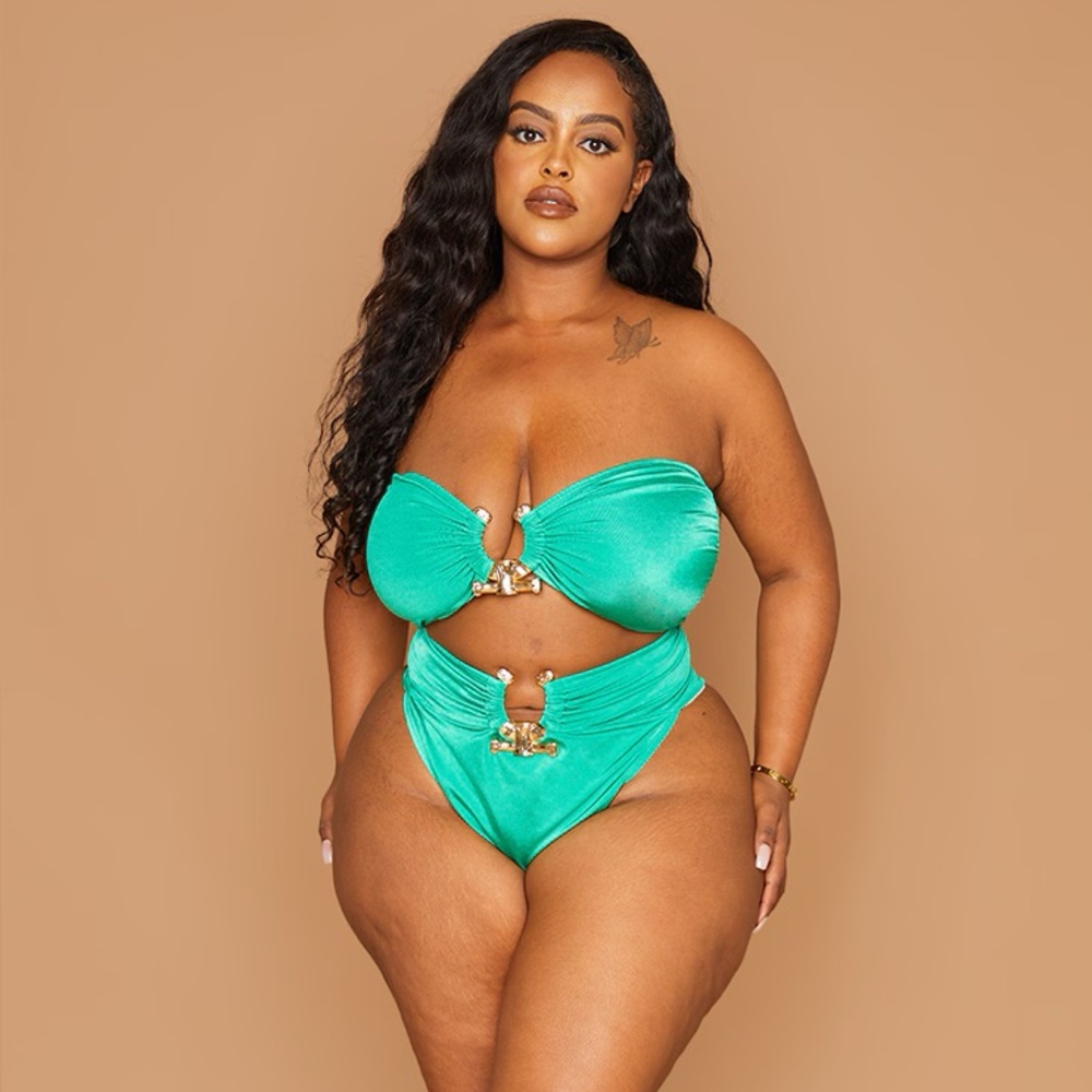 PrettyLittleThing Plus Green Hammered Trim Bikini Bottoms Size 22